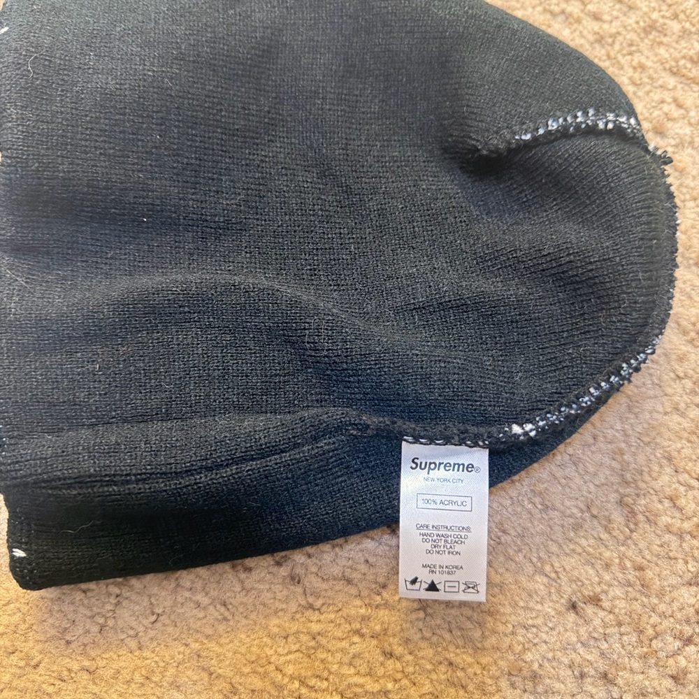 Supreme 2020 New York Black Knit Beanie - Picture 3 of 4